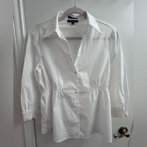 Anne Klein White Button-Up Blouse. Medium. Classics. Cinched waist. Cotton blend